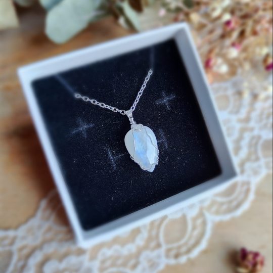 Moonstone ogrlica
