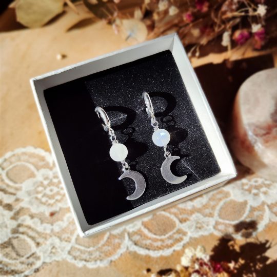 Moonstone uhani z lunico